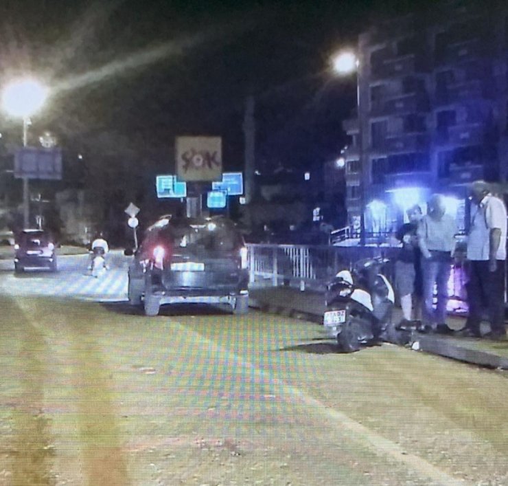 Motosiklet ile otomobil çarpıştı: 1 yaralı