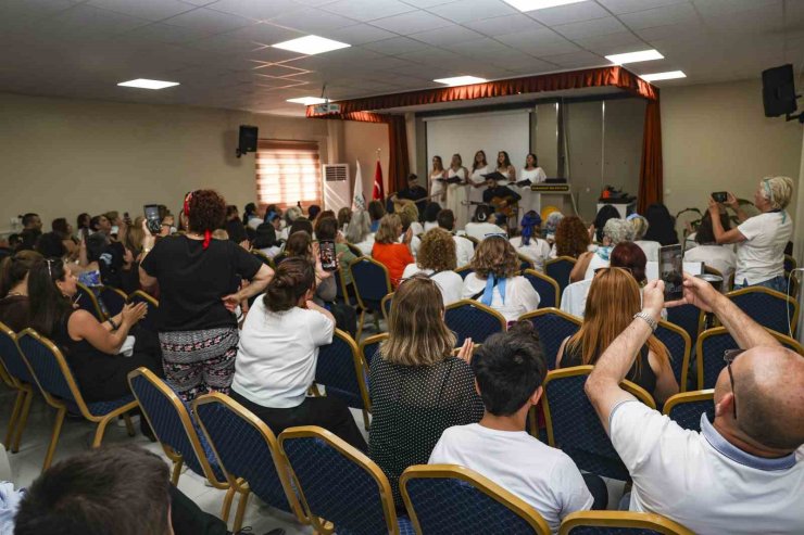 Mezitli’nin kadınları Hatay’da dayanışma için buluştu