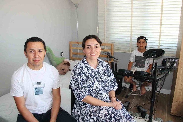 Pazardaki oyuncak davulla başladı, daha 9 yaşında okul orkestrasının ritmi oldu
