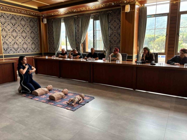 Yunusemre Belediyesi personeline ilkyardım eğitimi