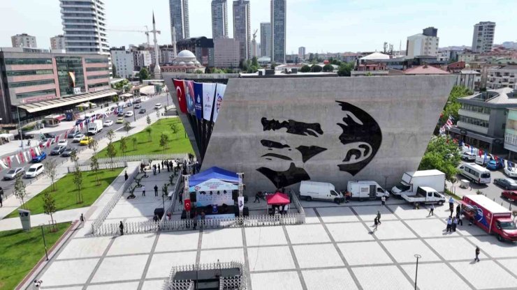 Ataşehir’de Yüzüncü Yıl Atatürk Müzesi ve Kütüphanesi ile İçerenköy Meydanı açıldı