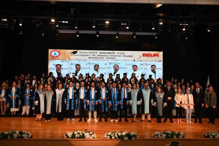 BEUN’da geleceğin hemşireleri, fizyoterapistleri ve sosyal hizmet uzmanları mezun oldu