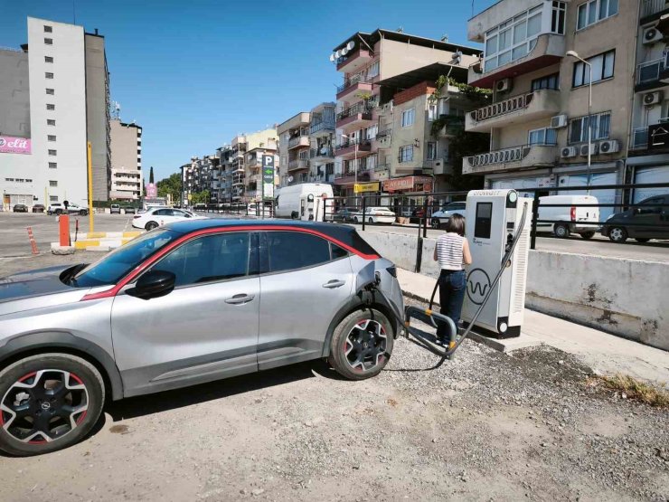 Efeler Belediyesi’nin elektrikli araç şarj istasyonları hizmette