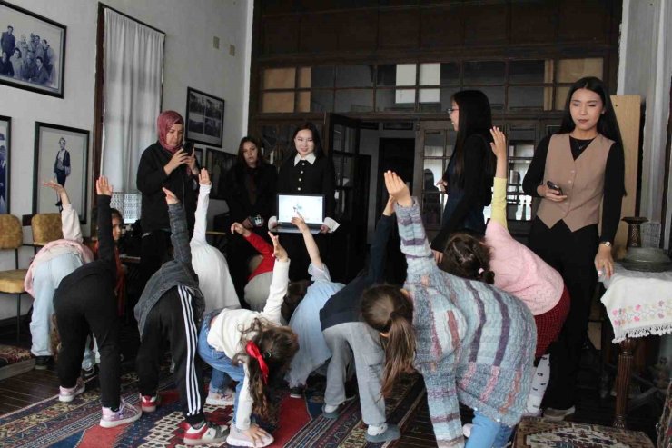 Bor Halk Kütüphanesi’nde 56 öğretmen adayından 19 farklı etkinlik