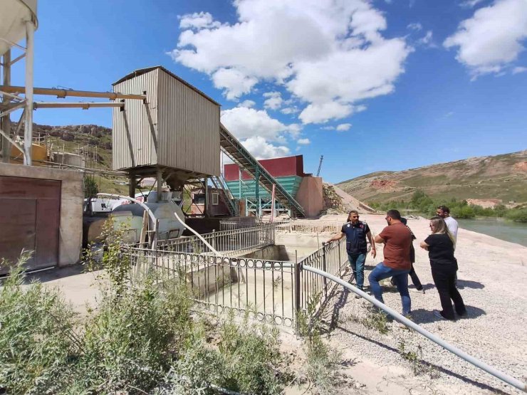 Bayburt’ta hazır beton tesislerine çevre denetimi
