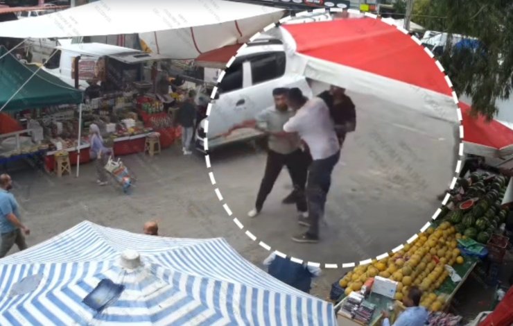 İzmir’de zabıta ekiplerine bıçaklı ve kasalı saldırı: Şüpheli gözaltına alındı
