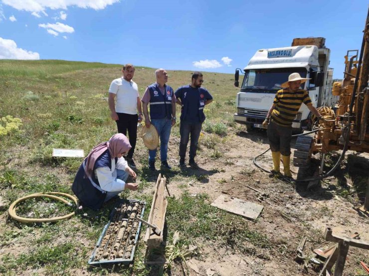 Bayburt’un Gümüşsu köyünde jeolojik etüt çalışmaları incelendi