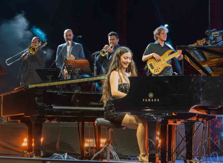 Genç Türk Müzisyen Su Yavuz, Türkiye’deki ilk konserini verdi