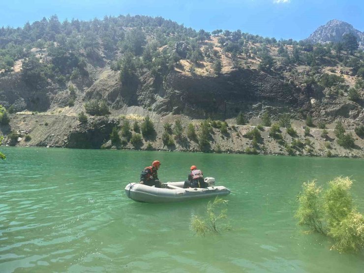 Kahramanmaraş’ta nehirde kaybolan vatandaşı arama çalışmaları sürüyor