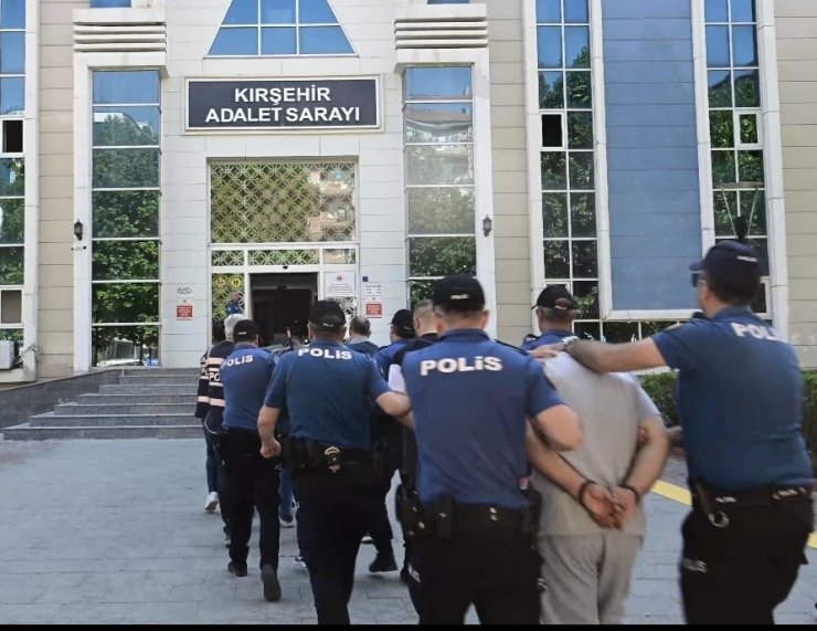 Kırşehir’de 10 milyon liralık iş yeri hırsızlığında 5 şüpheli tutuklandı