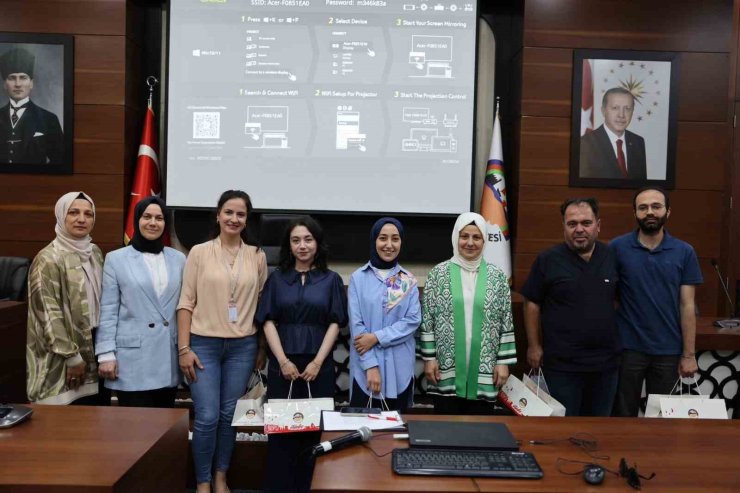 Uzmanlardan kadınlara "erken teşhis, sağlıklı beslenme ve egzersiz" uyarısı
