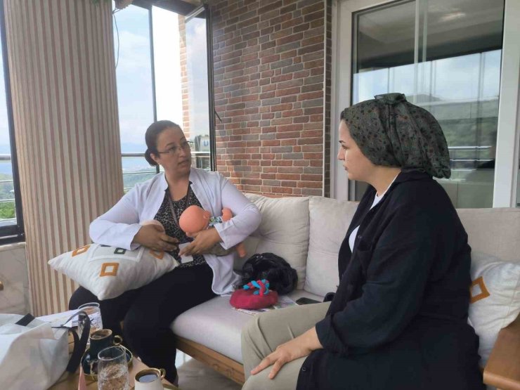 Hatay’da "Her Gebeye Bir Ebe" uygulaması kapsamında ev ziyaretleri sürüyor