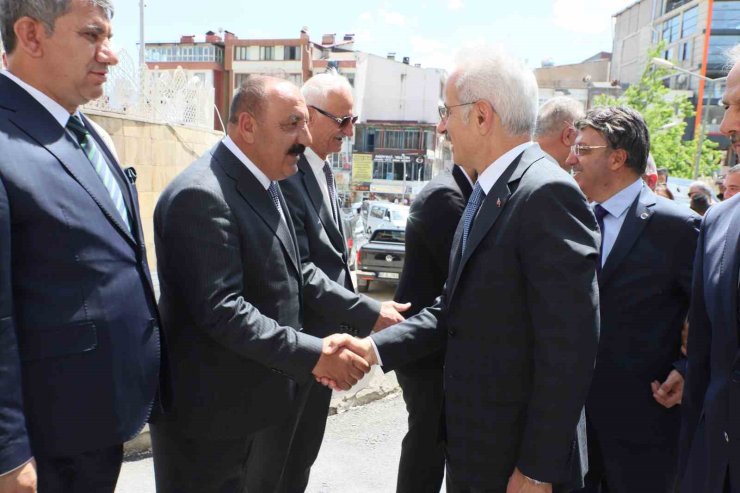 Bakan Uraloğlu’nun Hakkari temasları