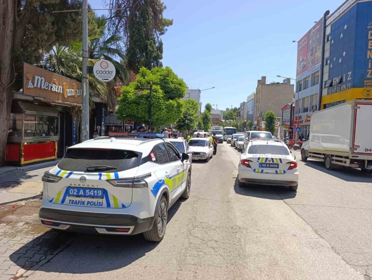 Motosiklet ile otomobil çarpıştı: 1 yaralı