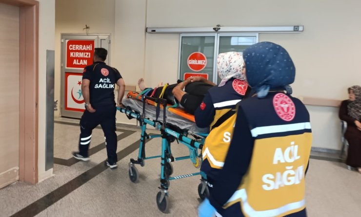 Devrilen kamyonun sürücüsü yaralandı