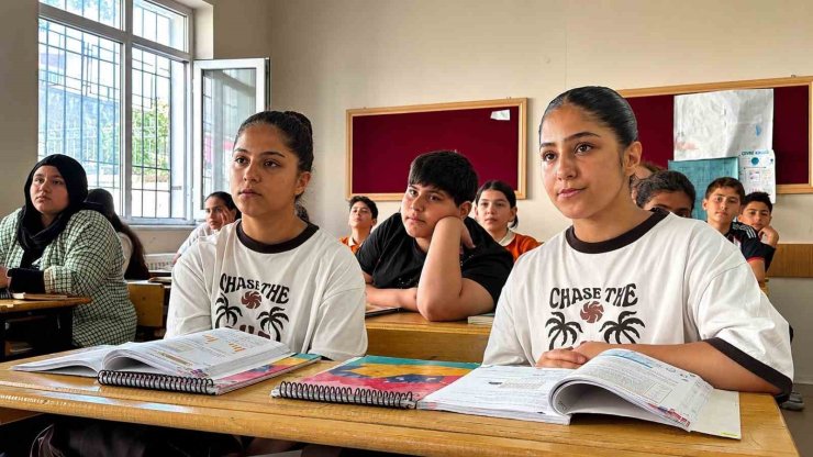 Aynı sırada başlayan yolculuk, aynı lisede devam etsin istiyorlar