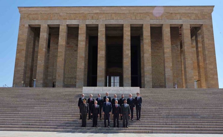 Polonya Cumhurbaşkanı Nawrocki, Anıtkabir’i ziyaret etti