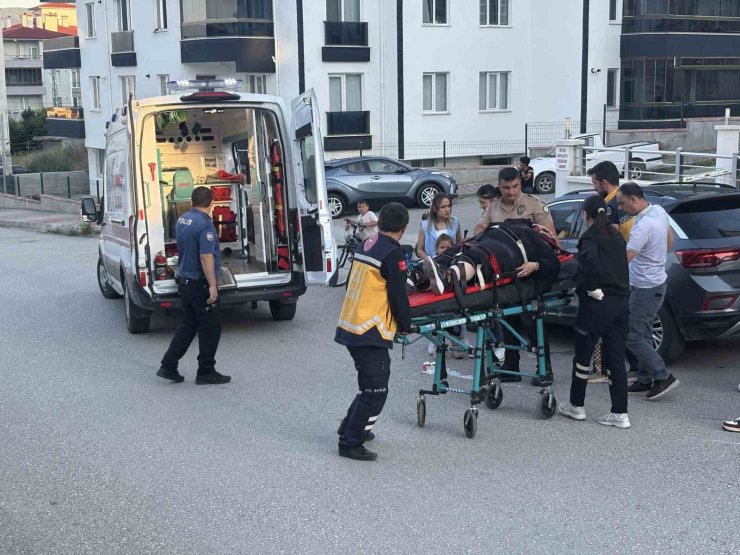Üç tekerlekli motosikletten düşen kadın yaralandı