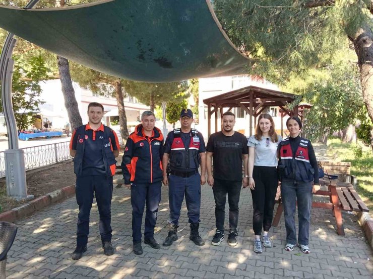 Dağ yolunda kaybolan genç çift sağ olarak bulundu