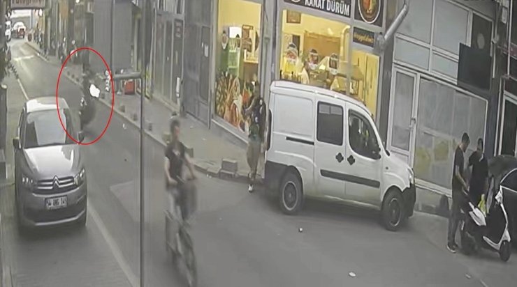 Tekirdağ’da ön teker şovu kazayla bitti, yaya ezilmekten son anda kurtuldu: Korkunç anlar kamerada