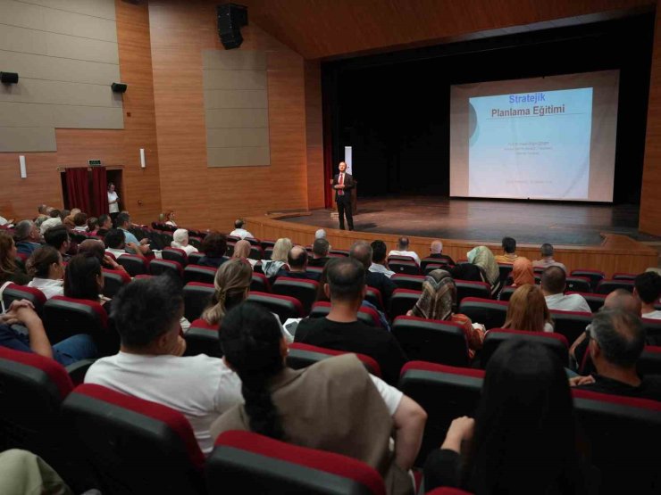 Performans esaslı strateji ve bütçe hazırlama eğitimi verildi