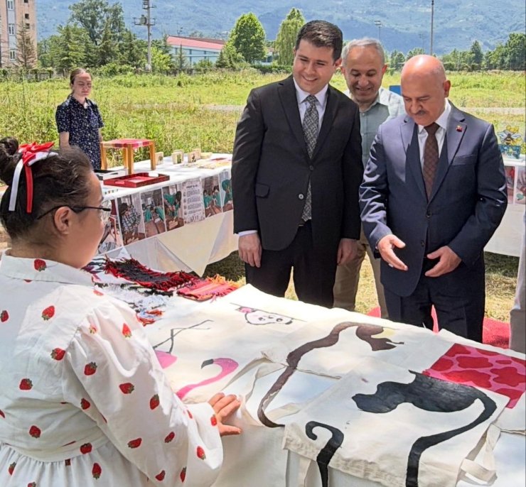 Özel eğitim öğrencilerinden göz dolduran yıl sonu sergisi