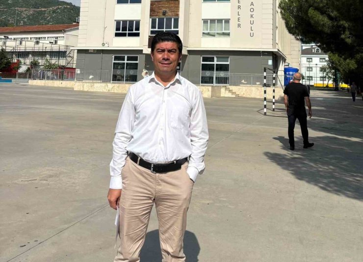 7 üniversite bitiren emekli asker 9.’su için sınava girdi
