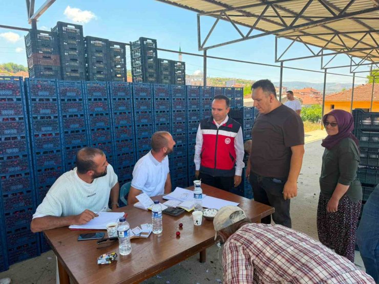 Simav İlçe Tarım ve Orman Müdürlüğünden kiraz alım merkezlerine ziyaret