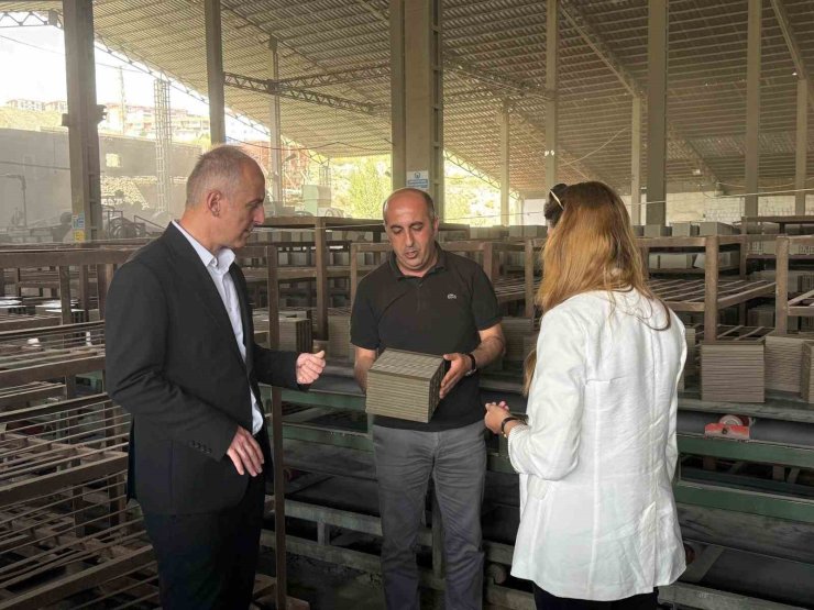 Bayburt’taki tuğla fabrikasında çevre denetimi yapıldı
