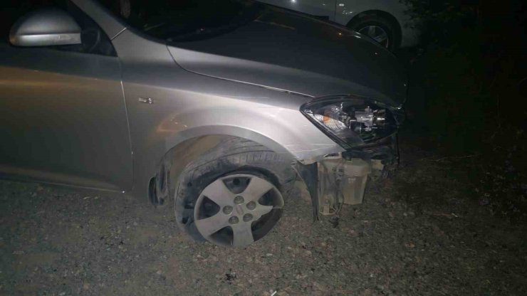 Bolu’da yön levhasına çarpıp kaçan alkollü sürücü kamerada bulundu