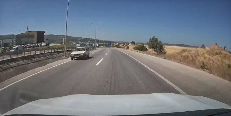 Çanakkale’de ters yönde giden sürücü kazaya davetiye çıkarttı