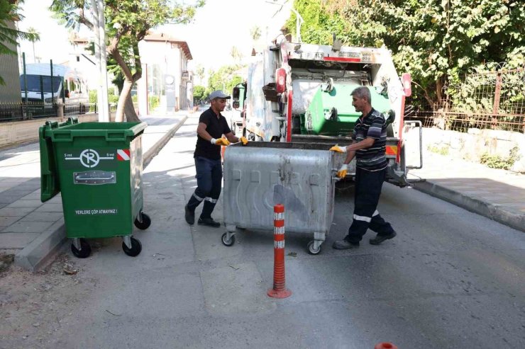 Mersin kent merkezindeki çöp konteynerleri yenileniyor