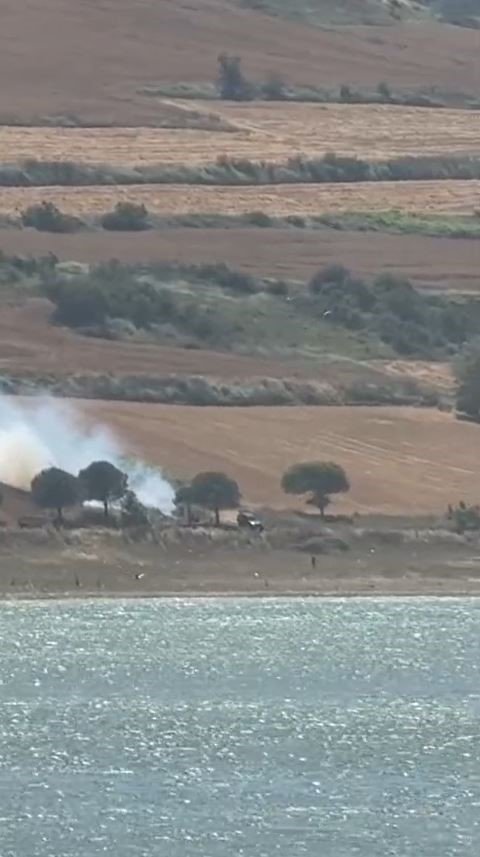Piknik ateşi çayırlık alanı küle çevirdi