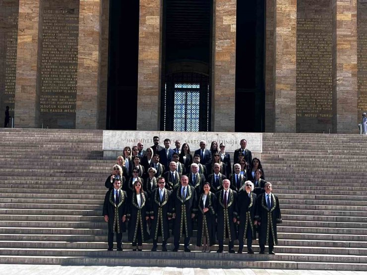Uyuşmazlık Mahkemesi Başkanı Güleç, Anıtkabir’i ziyaret etti