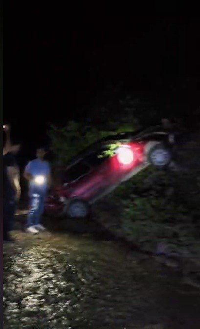 Osmaniye’de otomobil uçuruma yuvarlandı: 2 yaralı
