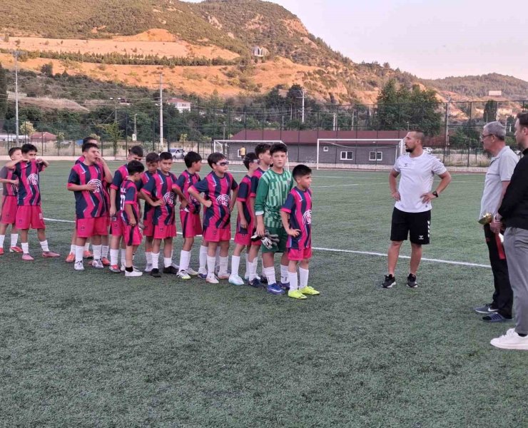 Bilecik U12 Gençler Ligi’nin şampiyonu 4 Eylülspor oldu