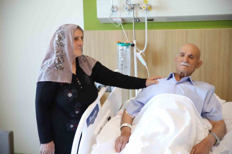 Karaciğerinde 13 santimetrelik tümör bulunan hasta 10 saatlik ameliyatla sağlığına kavuştu