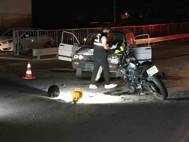 Otomobille çarpışan motosikletin sürücüsü ağır yaralandı