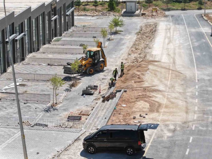Şehitkamil’de kaldırımlar yenileniyor