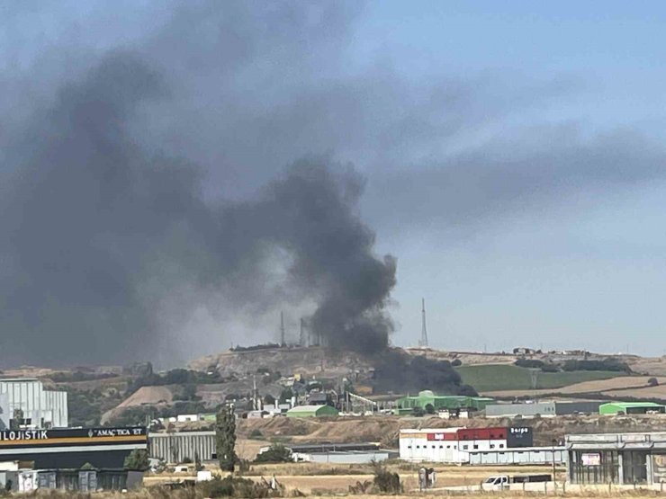 Tekirdağ’da atık tesisinden kara dumanlar yükseldi