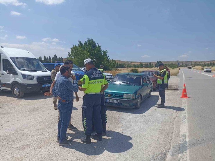 Bilecik’te 140 şahıs ve 143 araç kontrol edildi