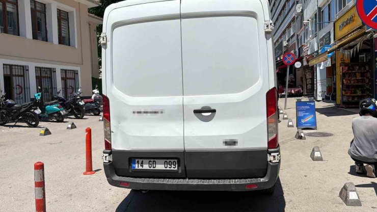 Bolu’da geri manevra yapan panelvan yaşlı kadına çarptı