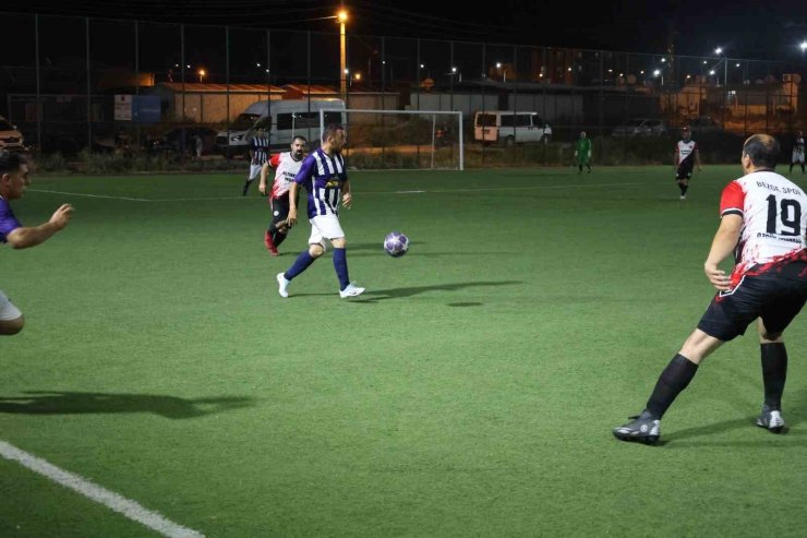 Hatay’da 38.Erhan Aksay futbol turnuvası 53 takımın katılımıyla sürüyor
