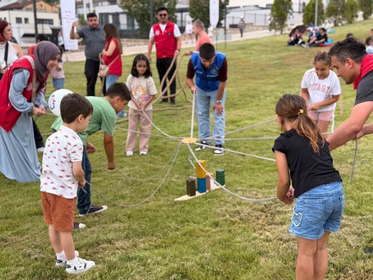 Karabük’te çocuklar karne festivalinde doyasıya eğlendi