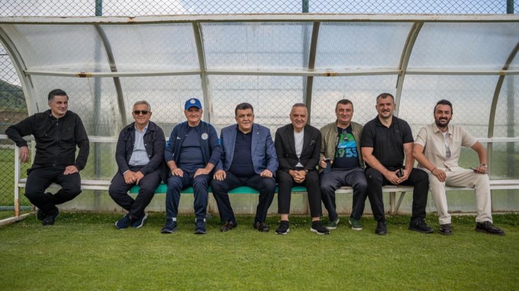 Çaykur Rizespor Başkanı Saruhan’dan Erzurum kampına ziyaret