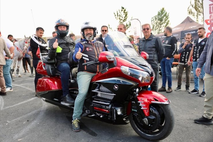2 bin motorcu Sivas’a geliyor