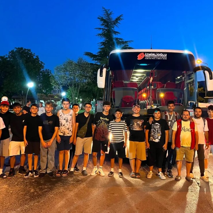 Menteşeli gençler Akdeniz’in maviliğinde buluşmak için yola çıktı