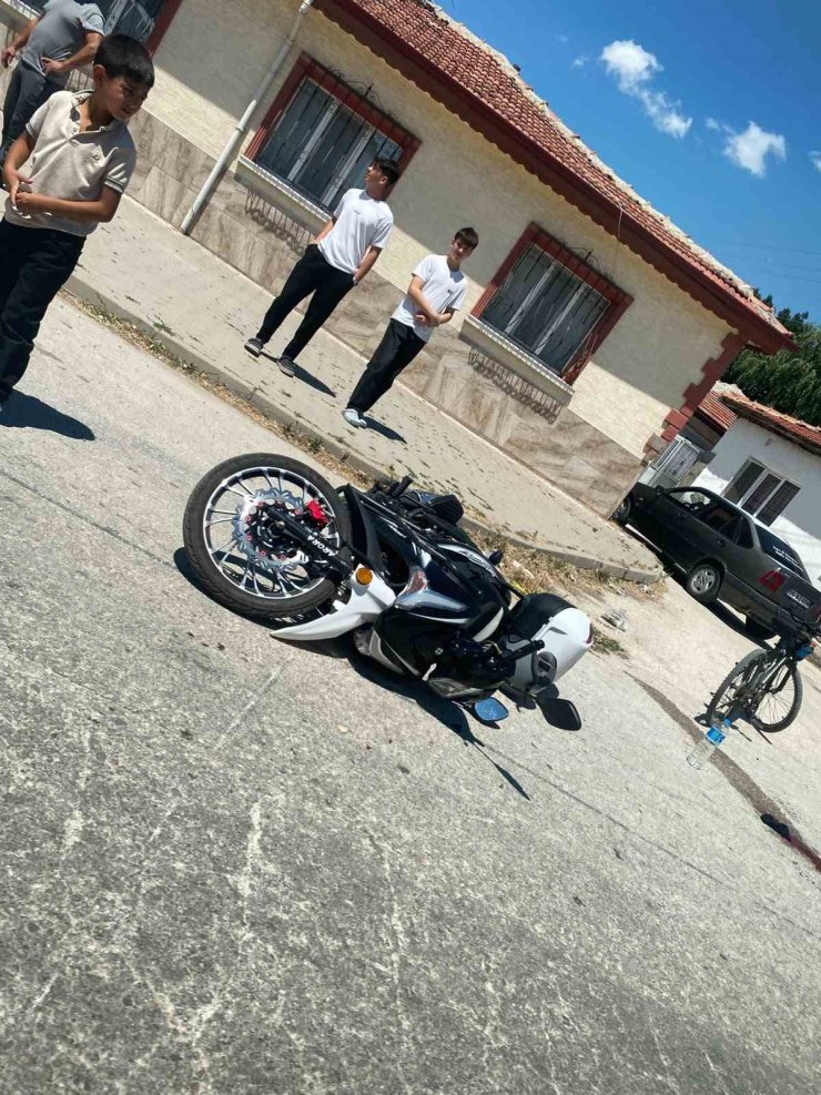 Panelvan araç ile motosiklet çarpıştı: 1 yaralı