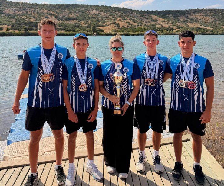 Köyceğiz SEM sporcuları Durgunsu Kano Genç Erkekler Türkiye Şampiyonu oldu