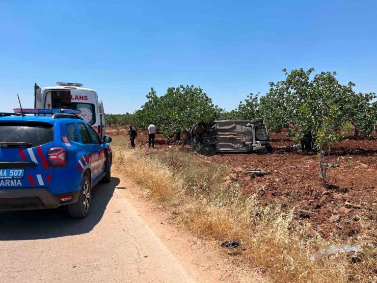 Gaziantep’te takla atan otomobilde 3 kişi yaralandı